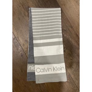 Warm Calvin Klein Scarf🧣